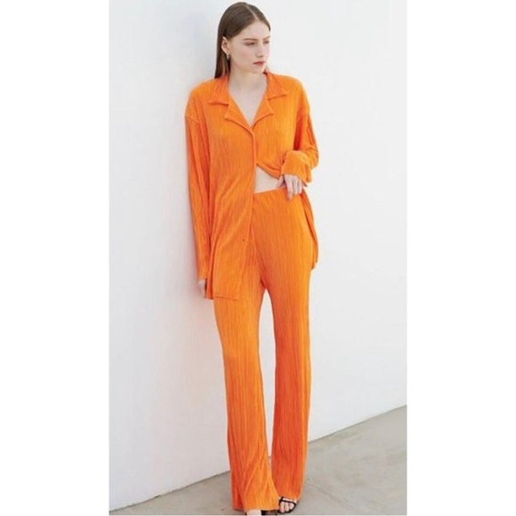 Storets | Maria Plisse Oversized Shirt - Picture 1 of 10